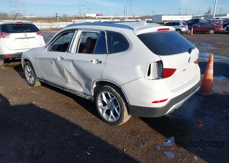 2015 BMW X1 xDrive28I z USA, uszkodzony, nr VIN WBAVL1C58FVY26971